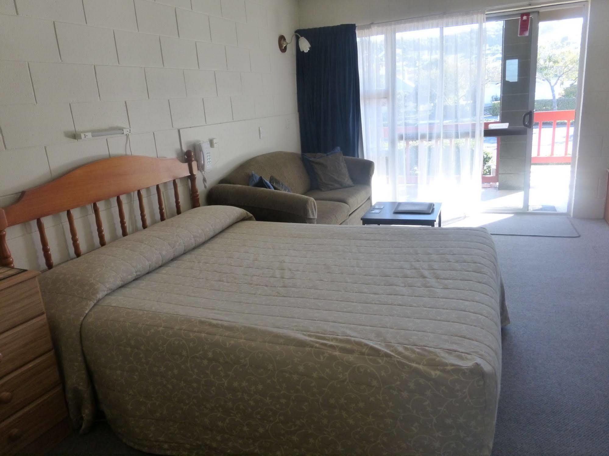 Alpine Motel Oamaru Bagian luar foto