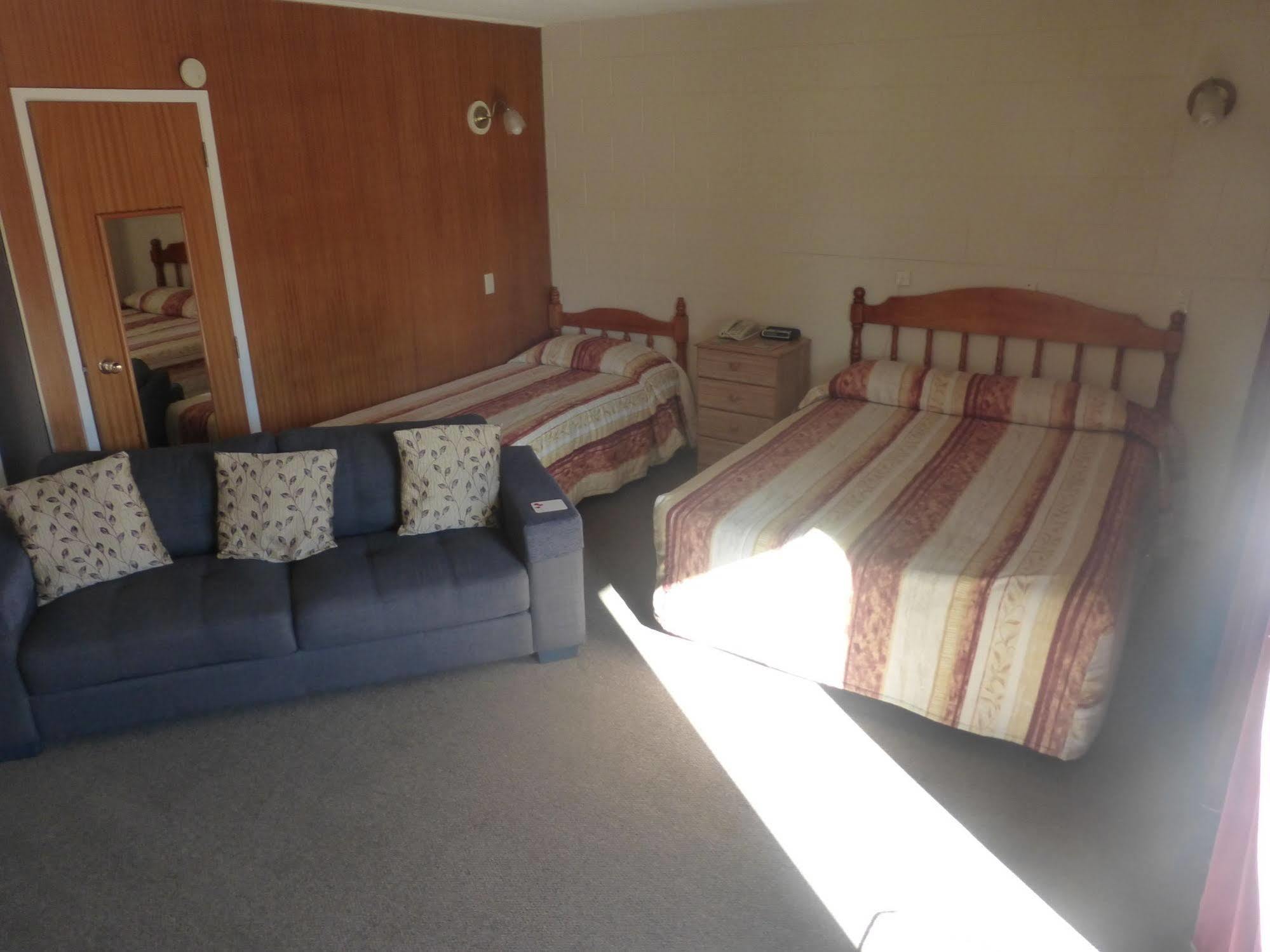 Alpine Motel Oamaru Bagian luar foto