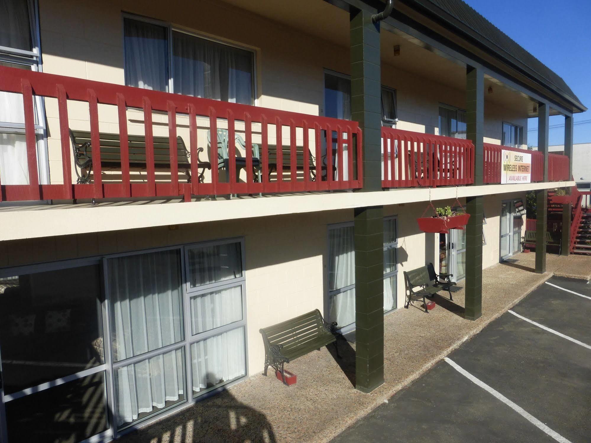 Alpine Motel Oamaru Bagian luar foto